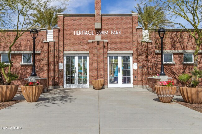 Building Photo - 21390 W Meadowbrook Ave