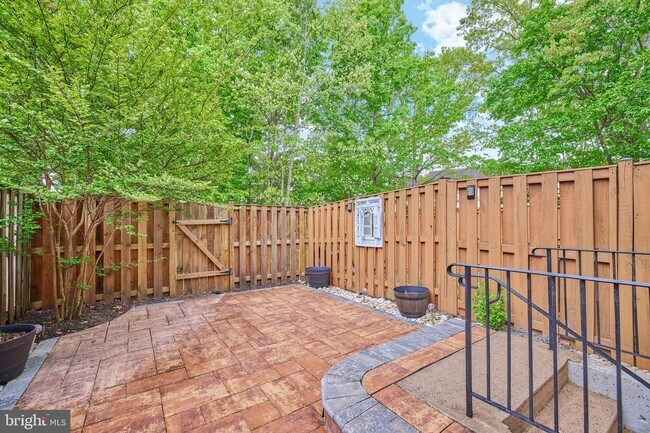 Building Photo - 6633 Skylemar Trail