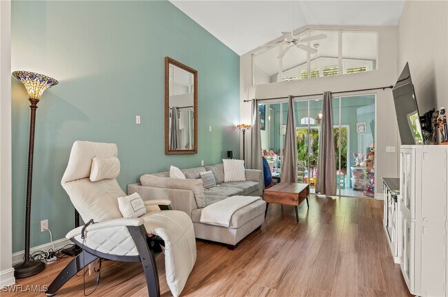 Building Photo - 391 Pindo Palm Dr