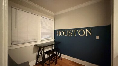 Building Photo - 1414 Austin St