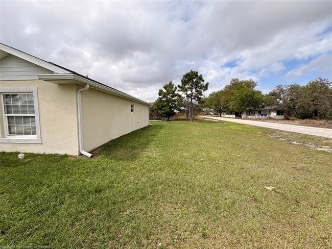 Building Photo - 331 Homasassa Ave NE