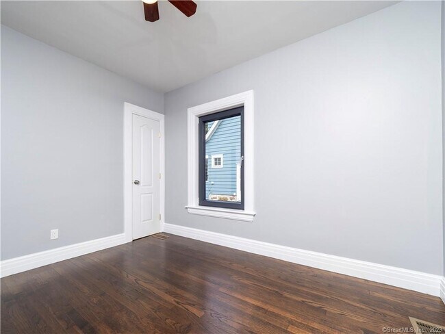 Building Photo - 8 Maplewood Terrace