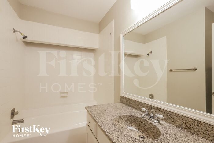 Building Photo - 8747 Summit Pines Dr