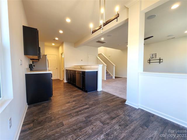 Building Photo - 150 Pin Oak Ct