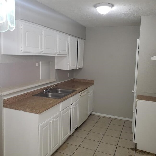 Building Photo - 12931 Southbridge Rd