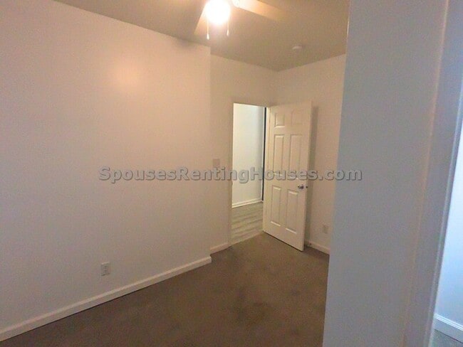 Building Photo - 3706 N Kenwood Ave