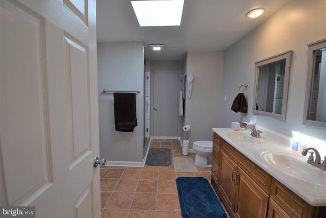 Building Photo - 8811 Badger Dr