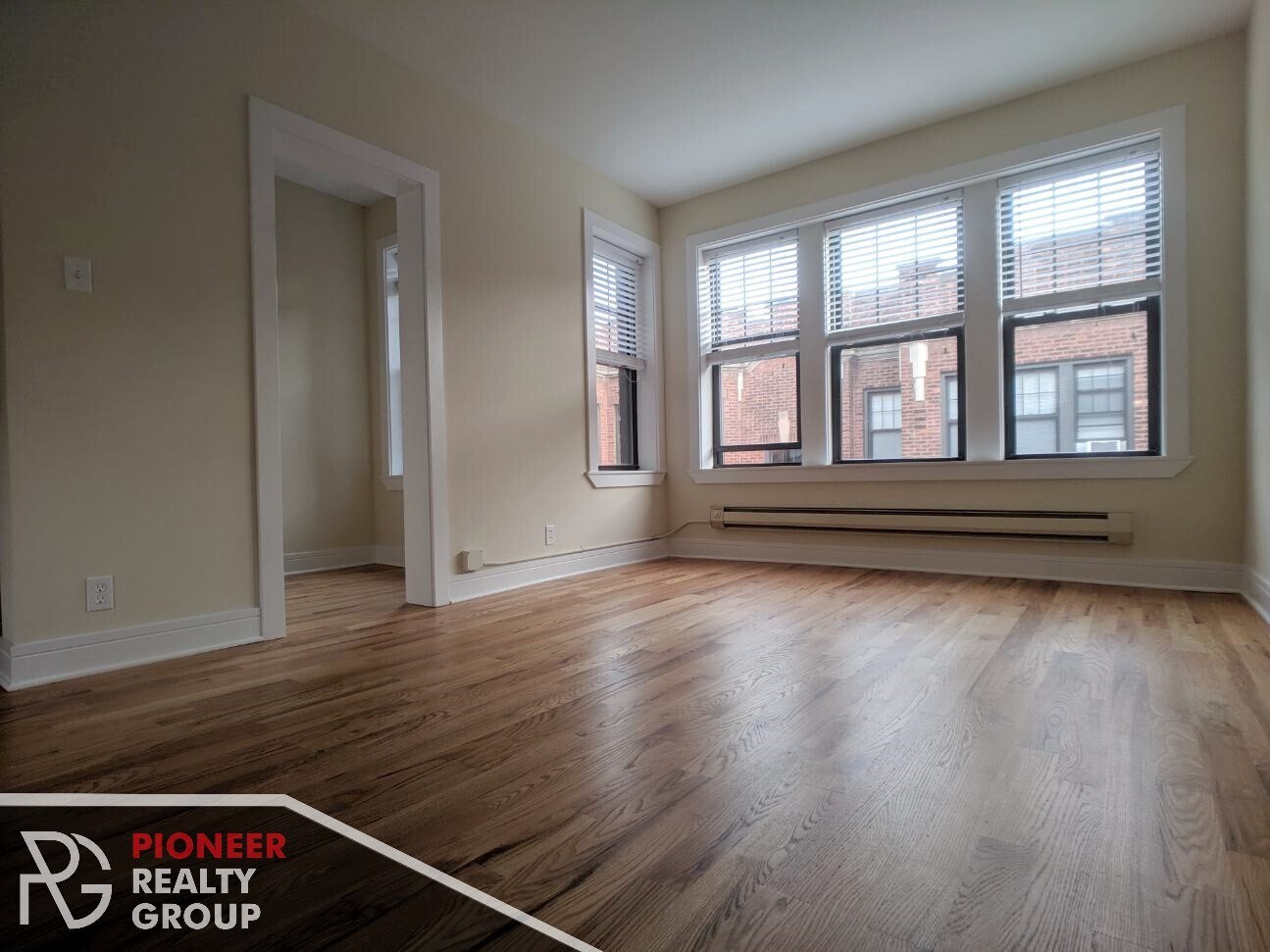 Building Photo - 4409 N Wolcott Ave