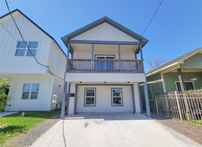 Building Photo - 1903 Mary St