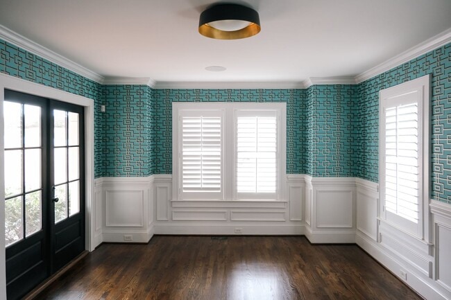 Building Photo - Luxury 4br/3.5ba house