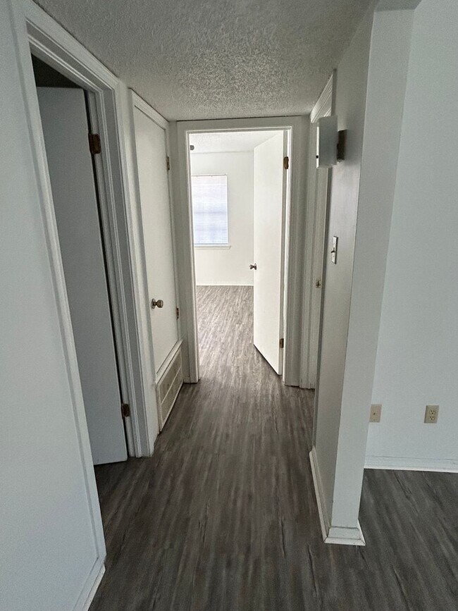 Building Photo - 92 N Josephine