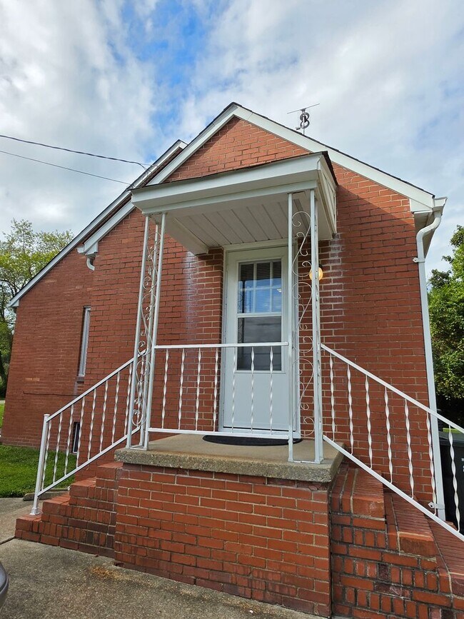 Building Photo - Cute Ranch Ready For New Tenants!