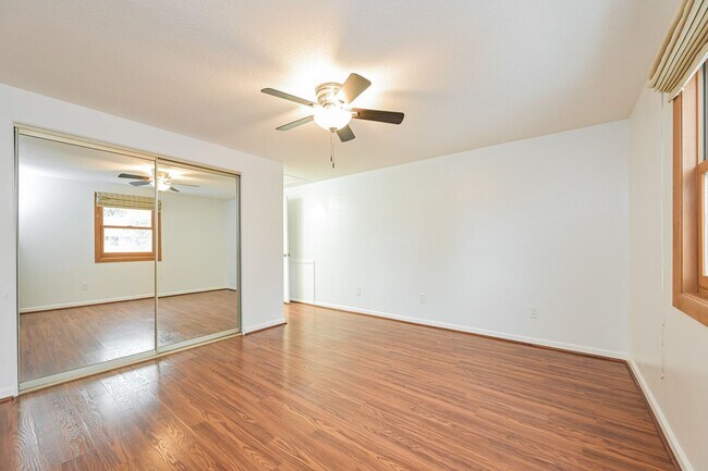 Building Photo - Spacious 4 Bed/2 Bath in Desirable Willow Creek.