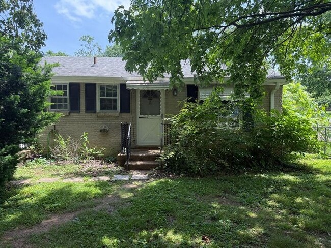 Building Photo - Cute 1 Bedroom in East Nashville!