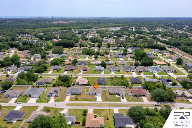 Building Photo - 12 Lysander Ln