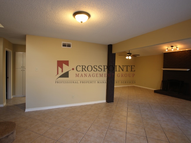 Building Photo - 2 Bedroom 2.5 Bath Townhome, Tyler TX!