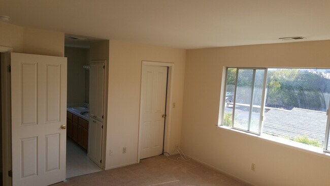 Building Photo - FARLEY