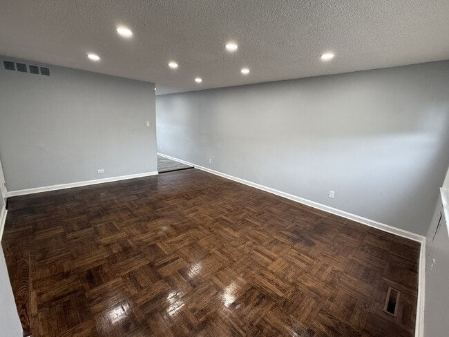 Building Photo - 906 Alcyon Dr