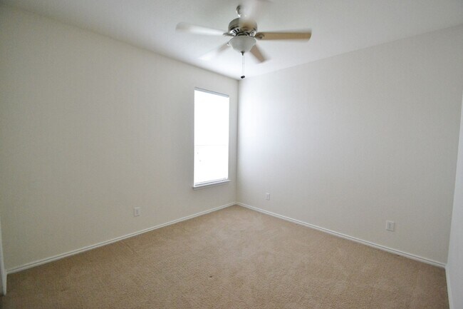 Building Photo - Alamo Ranch - 3/2