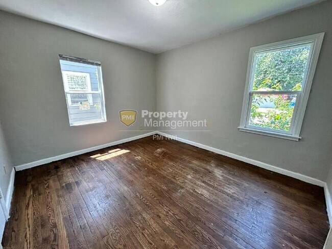 Building Photo - 754 Durbin St