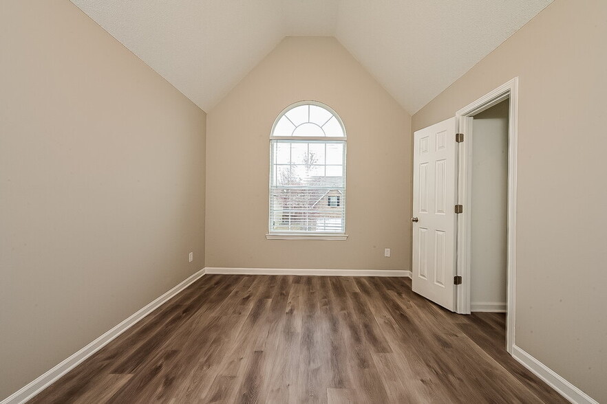 Building Photo - 1452 Shelnut Ct