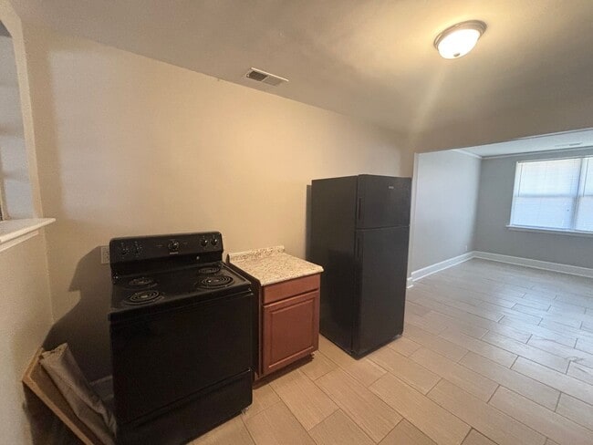 Building Photo - 938/940Woodlawn