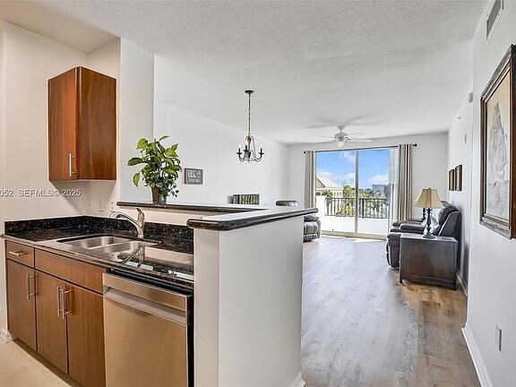 Building Photo - 2421 NE 65th St