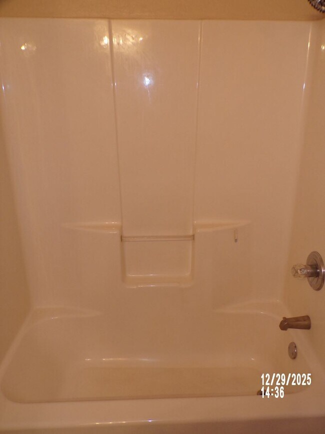 Building Photo - Fantastic eastside home