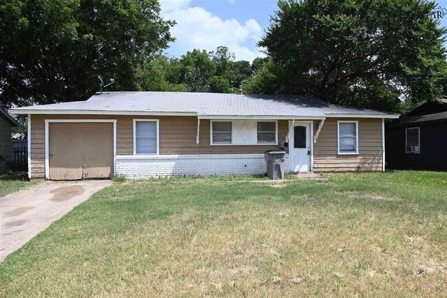 Primary Photo - 1421 Harris Ln