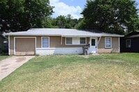 Building Photo - 1421 Harris Ln