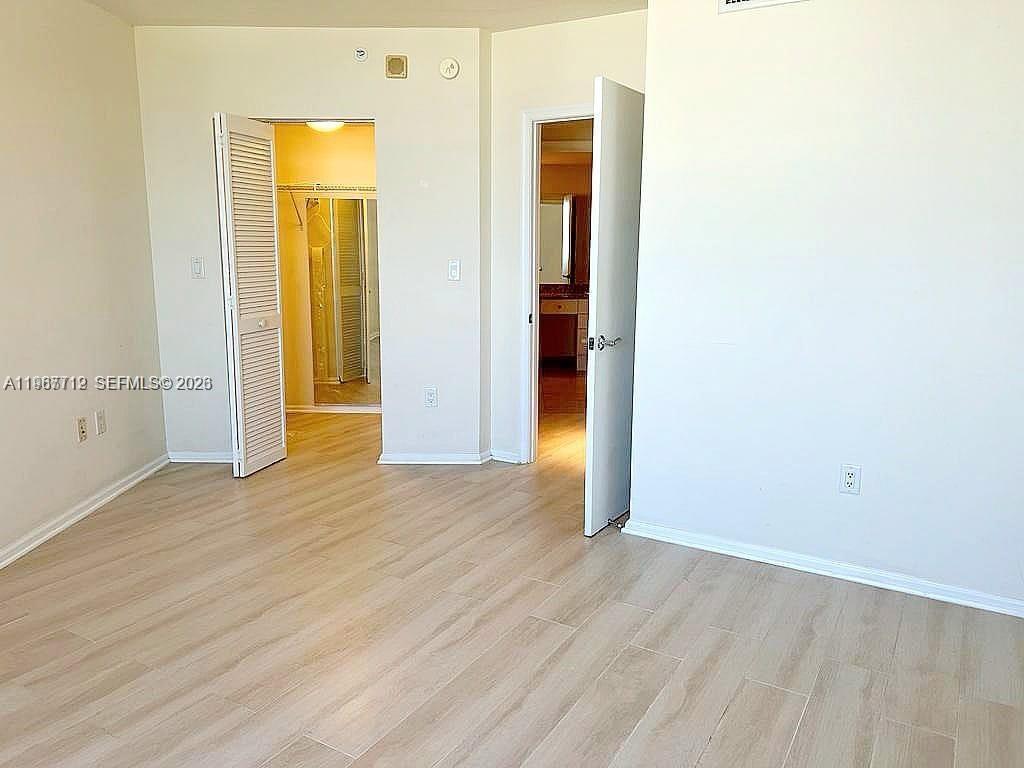 Building Photo - 19501 W Country Club Dr