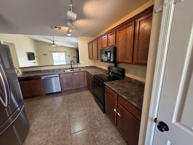 Building Photo - 7371 W Alicia Dr