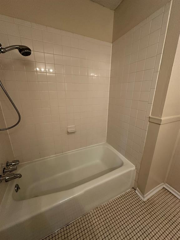 Building Photo - 5802 Emerald Forest Dr