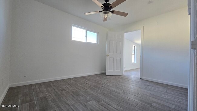 Building Photo - 5827 N 22nd Dr