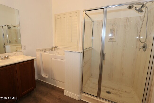 Building Photo - 852 E Rawhide Ct