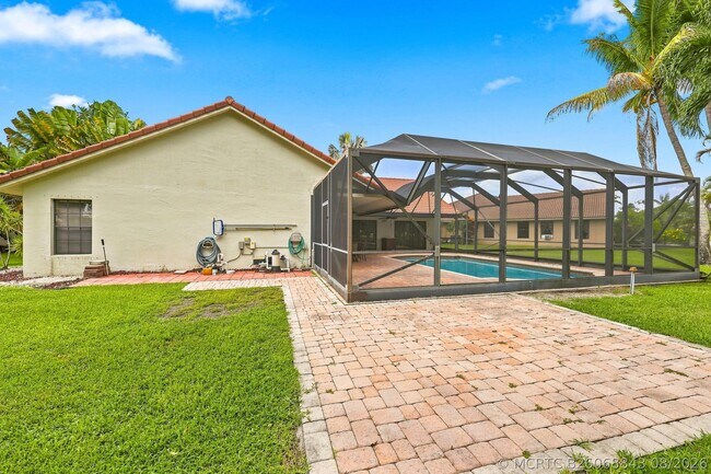Building Photo - 10798 Cypress Bend Dr