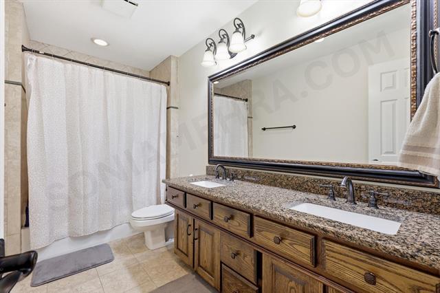 Building Photo - 748 Blue Jay Ln