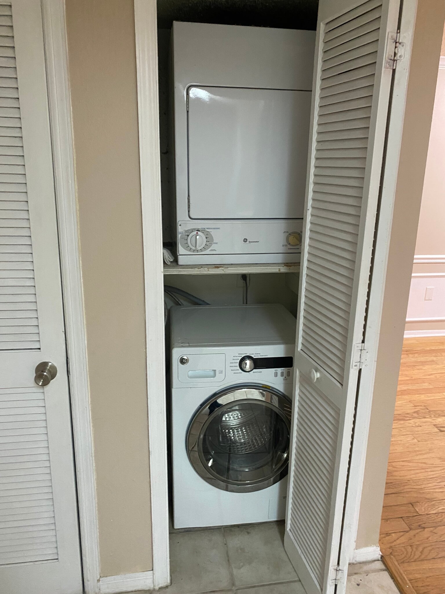 Building Photo - 1000 W Horatio St