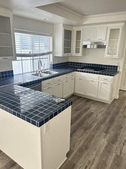 Building Photo - 686 Pacific Cove Dr