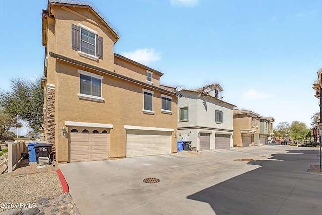 Building Photo - 418 N Mahogany Ct