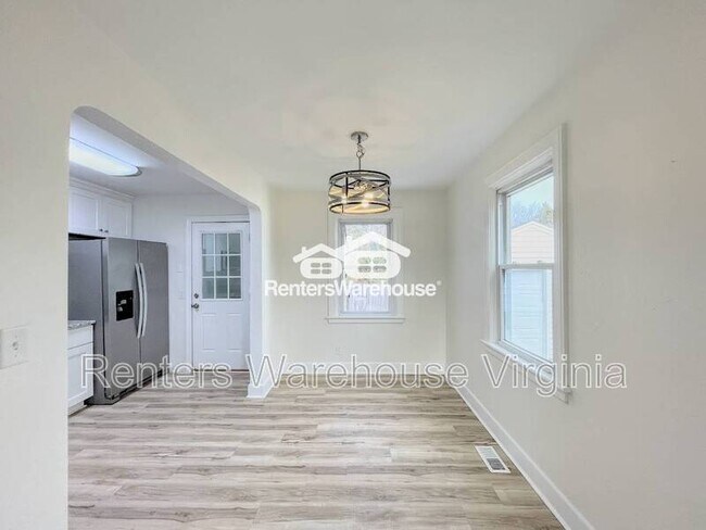 Building Photo - 4862 Norvella Ave