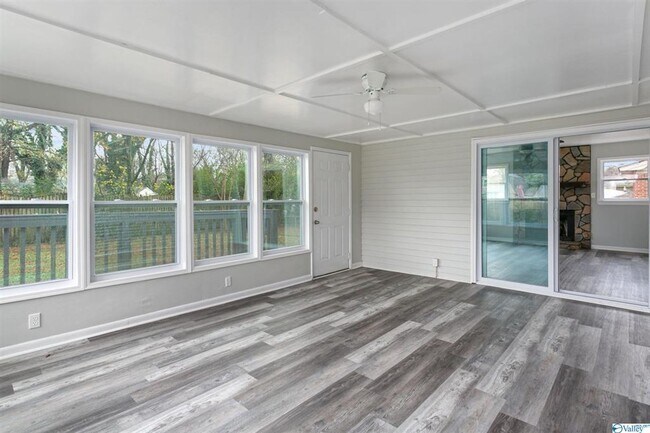 Building Photo - BEAUTIFUL REMODELED 3 BEDROOM HOME