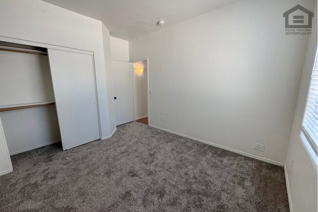 Building Photo - 4Bed/2Bath House in El Mirage! Ready for Immediate Move-In!