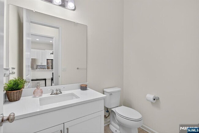 Building Photo - 283 Bradley Dr