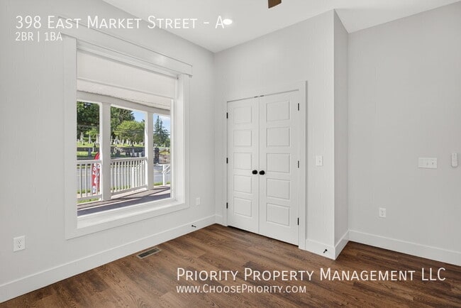 Building Photo - 398 E Market St