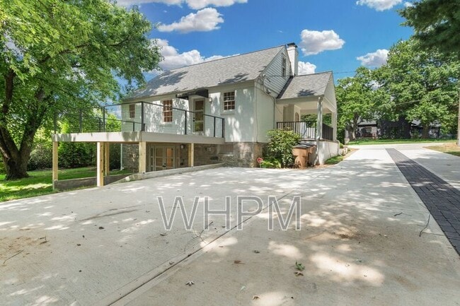 Building Photo - 541 Skyview Dr