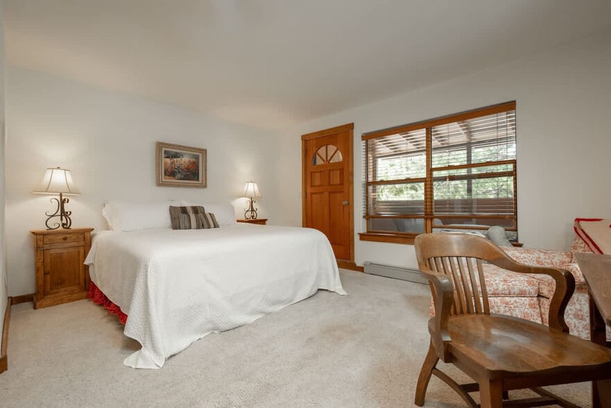 Building Photo - 209 Sena St