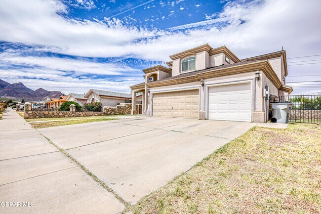 Building Photo - 4733 R L Shoemaker Dr