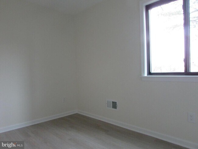 Building Photo - 515 Lindsey Ct