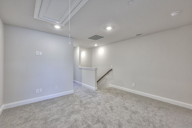 Building Photo - New Townhome- Heart of Gallatin